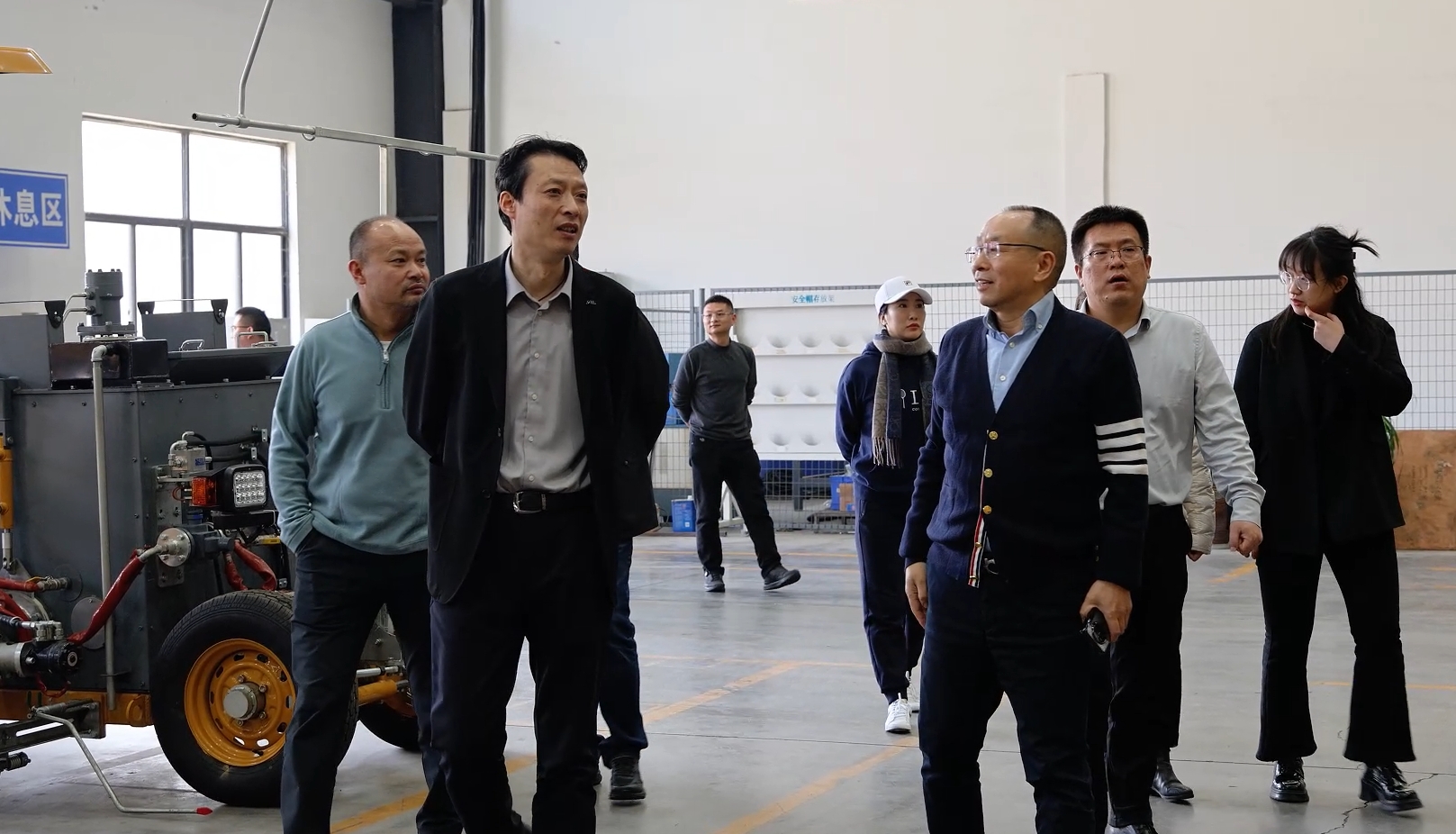 1744163564868175.png 1.png